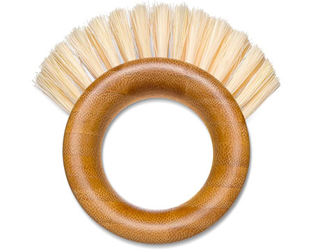 Full Circle ® Ring Veggie Brush