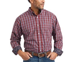 Ariat® Men's Wrinkle Free Emilio Classic Fit Shirt in Rio Red